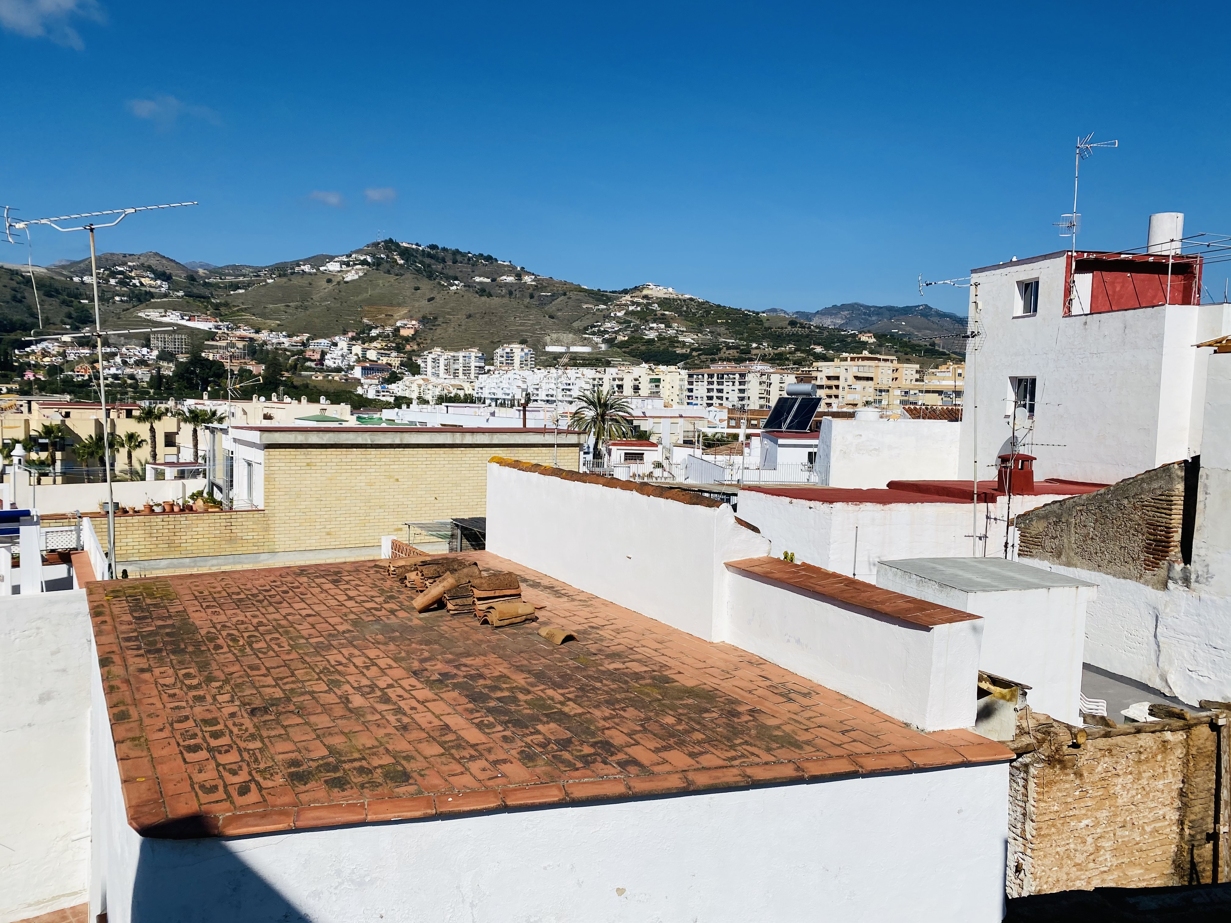 CASA DE PUEBLO EN EL CASCO ANTIGUO